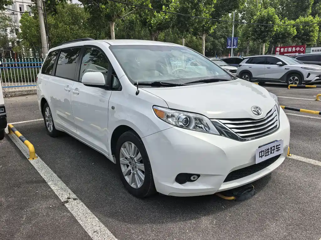 Toyota Sienna 2013