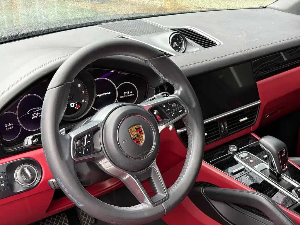 Porsche Cayenne 2022
