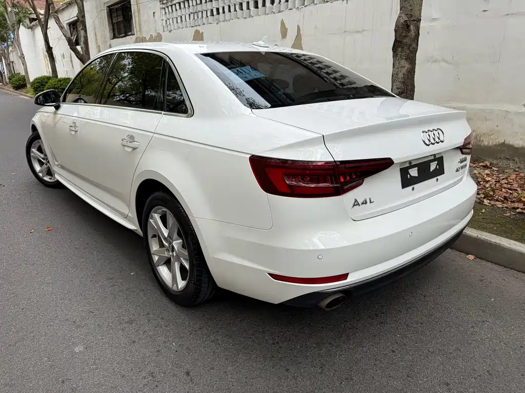 Audi A4L 2018 — фото 10
