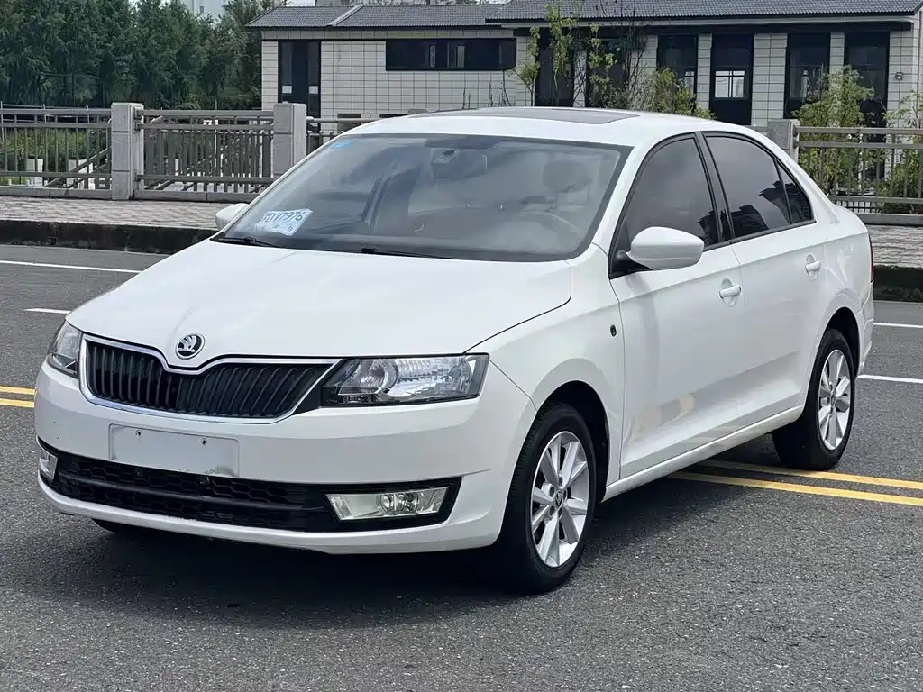 Skoda Rapid 2016 — фото 1