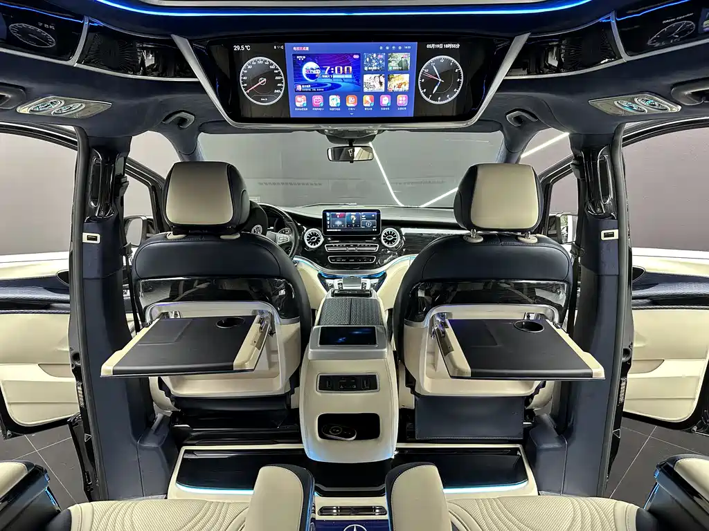 Mercedes-Benz Vito 2023 — фото 9