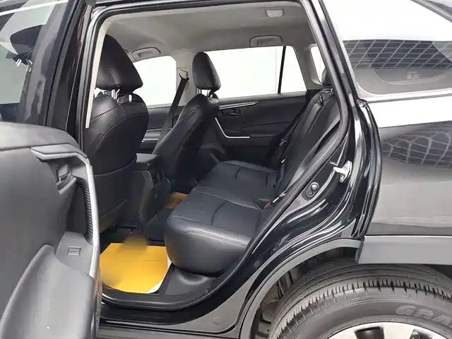 Toyota Wildlander 2023 — фото 14