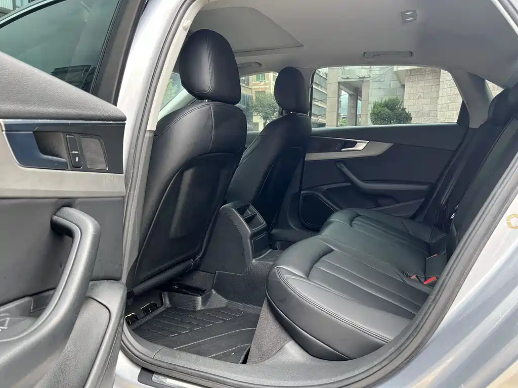 Audi A4L 2017