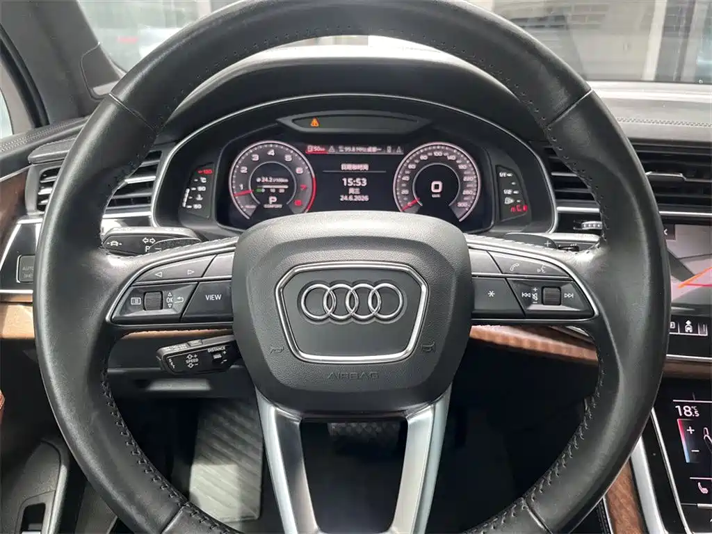 Audi Q7 2023 — фото 11