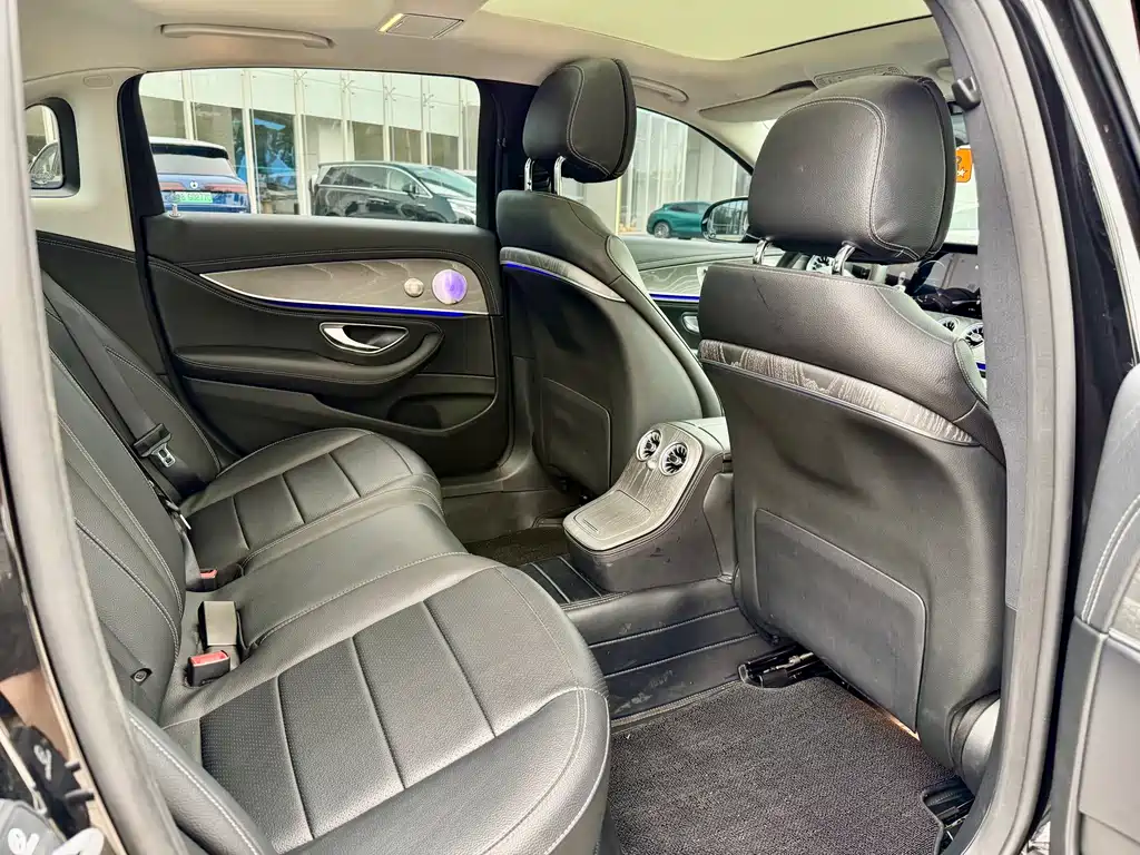 Mercedes-Benz E-Class 2022 — фото 15