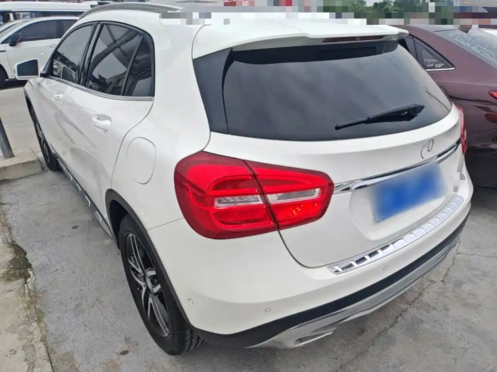 Mercedes-Benz GLA 2016