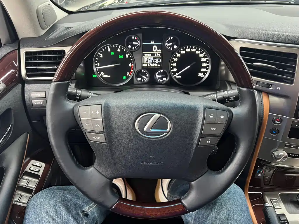 Lexus LX 2014 — фото 18