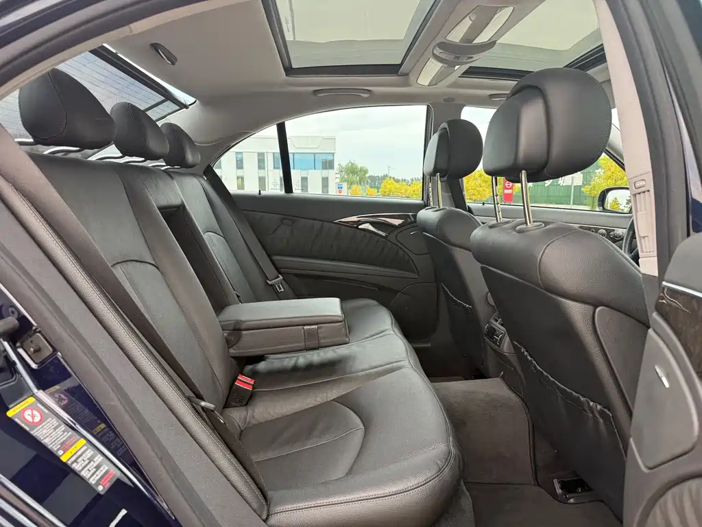 Mercedes-Benz E-Class 2007 — фото 40