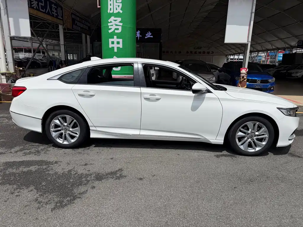 Honda Accord 2019 — фото 12