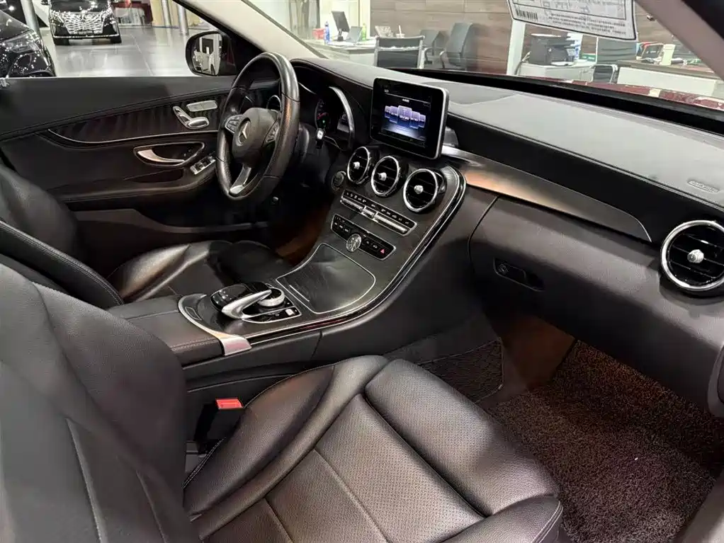Mercedes-Benz C-Class 2017 — фото 13