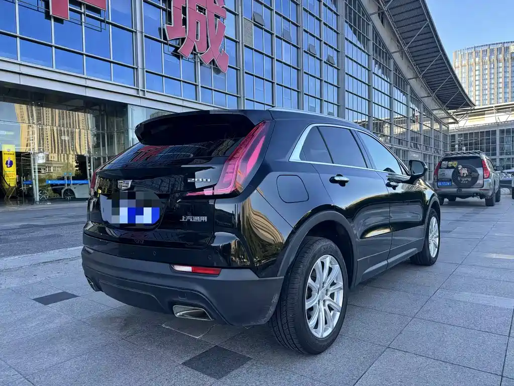 Cadillac XT4 2019 — фото 4