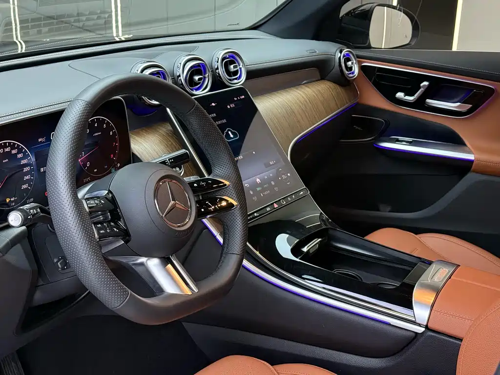 Mercedes-Benz GLC 2025