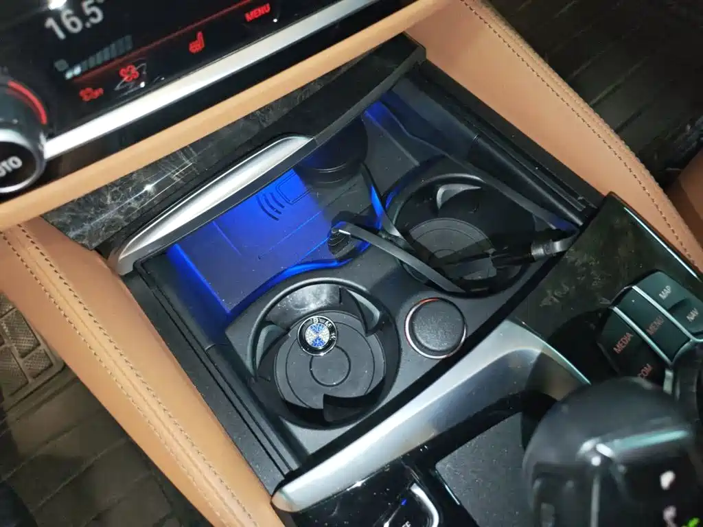 BMW 6 Series GT 2022 — фото 12
