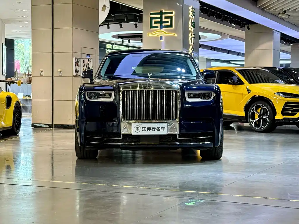 Rolls-Royce Phantom 2020 — фото 2
