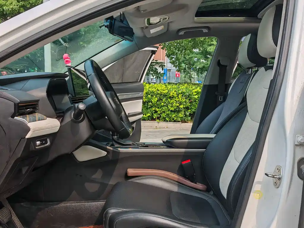 Geely Emgrand L 2022 — фото 10