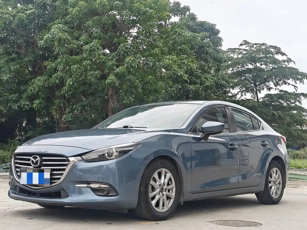 Mazda 3 Axela 2018 — фото 1