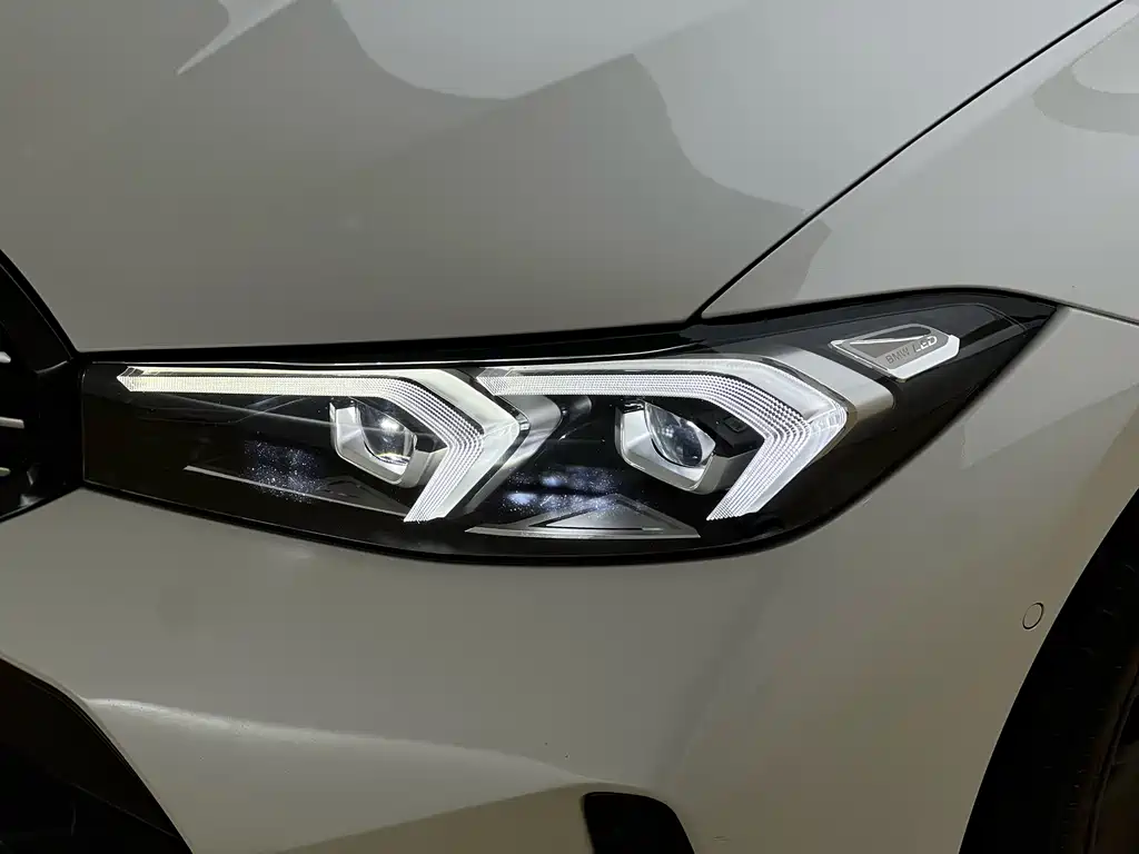 BMW 3 Series 2023 — фото 18
