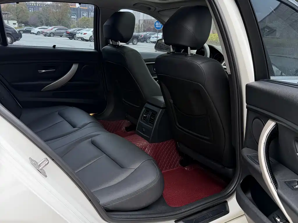 BMW 3 Series 2015 — фото 10