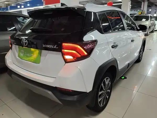 Toyota Yaris L 2023
