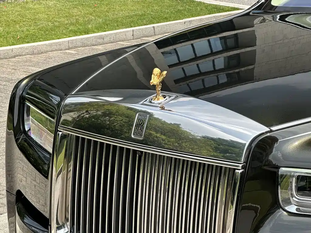 Rolls-Royce Phantom 2023 — фото 4