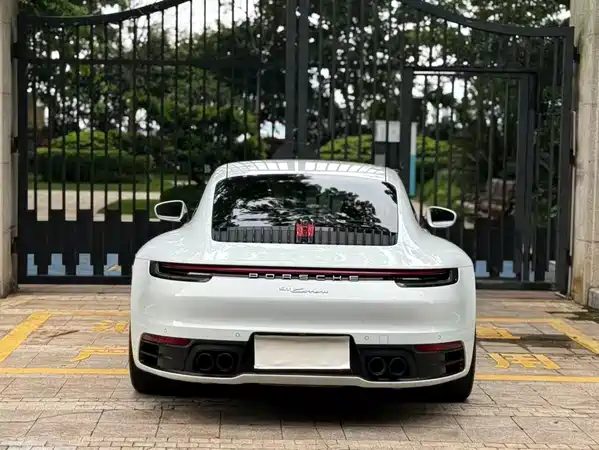 Porsche 911 2021