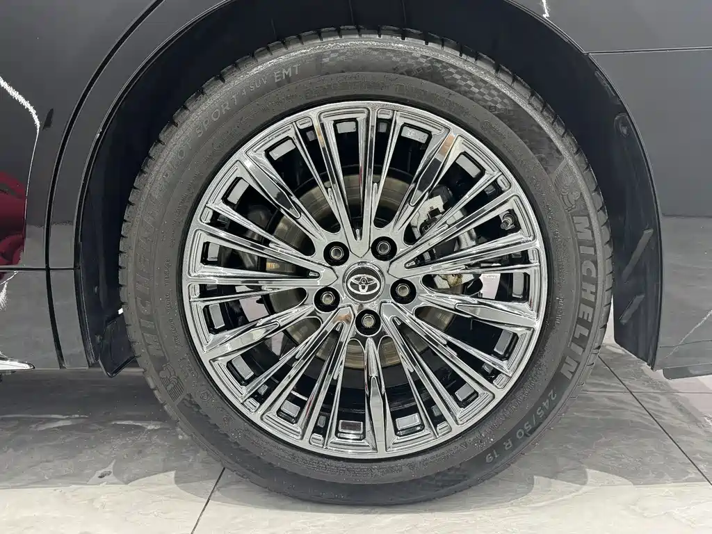 Toyota Alphard 2025 — фото 30