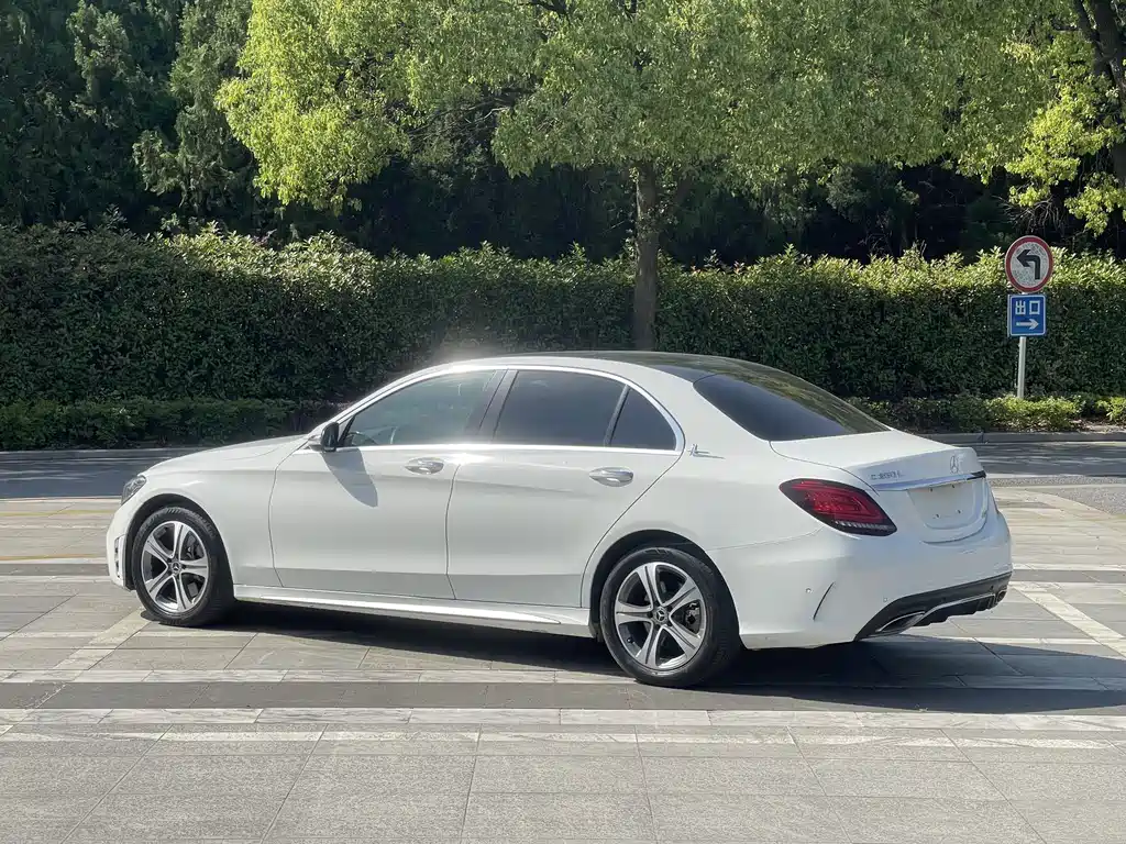 Mercedes-Benz C-Class 2019 — фото 12