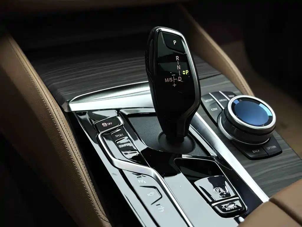 BMW 6 Series GT 2021 — фото 5