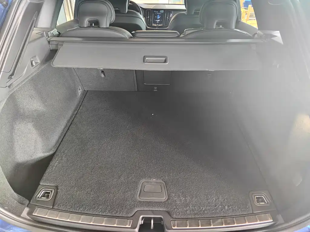 Volvo XC60 2020 — фото 20