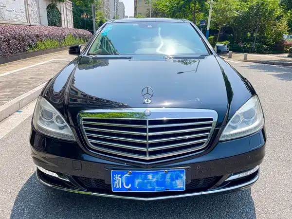 Mercedes-Benz S-Class 2010