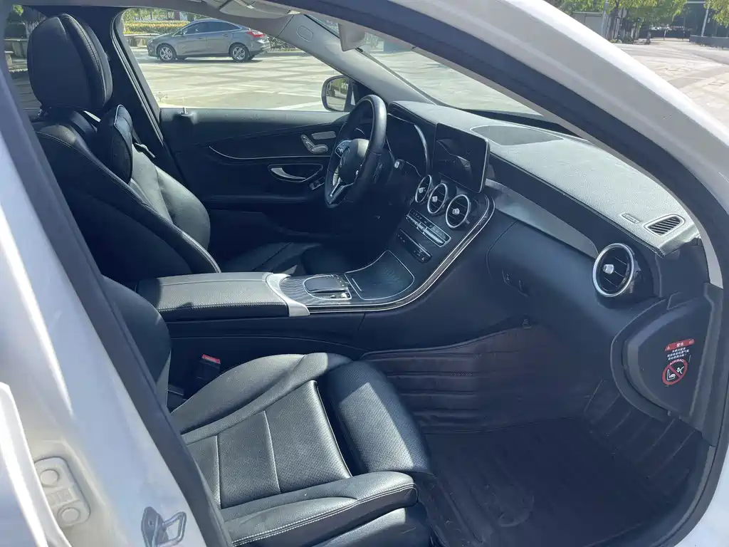 Mercedes-Benz C-Class 2019 — фото 9