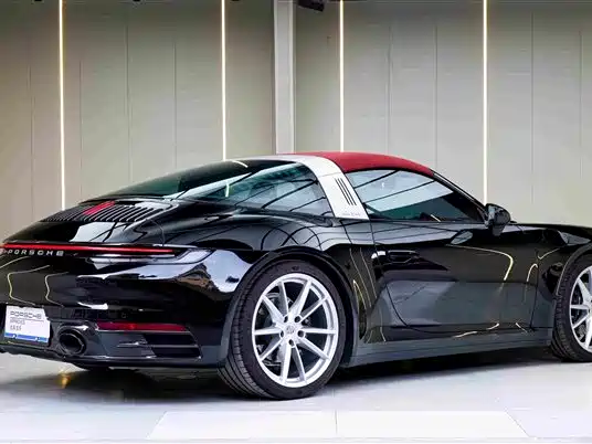 Porsche 911 2023 — фото 11