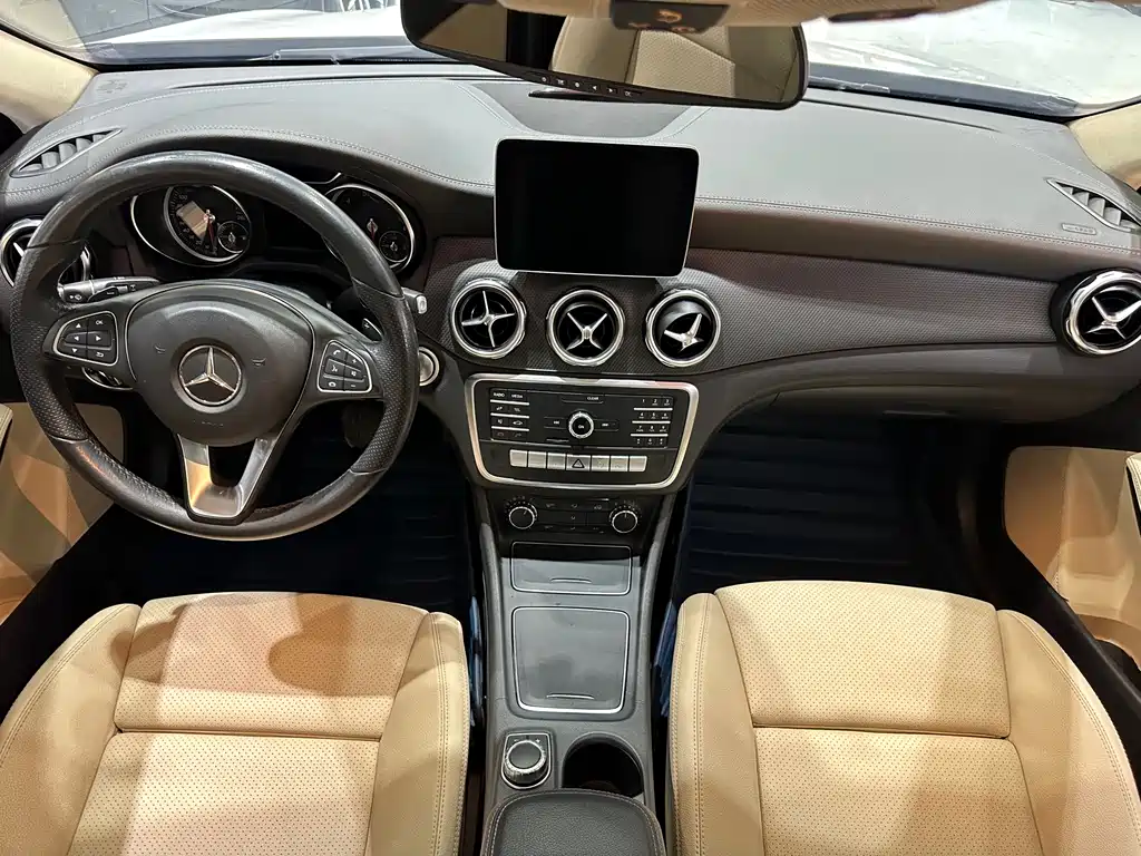 Mercedes-Benz GLA 2018 — фото 11