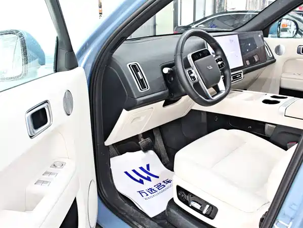 Li Auto L8 2023