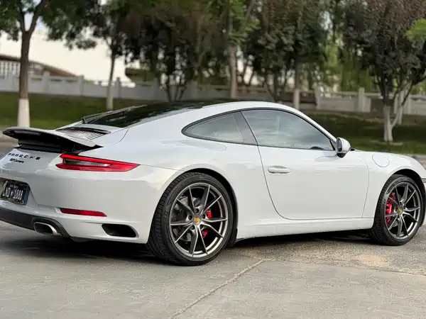Porsche 911 2016