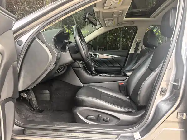 Infiniti Q50L 2015