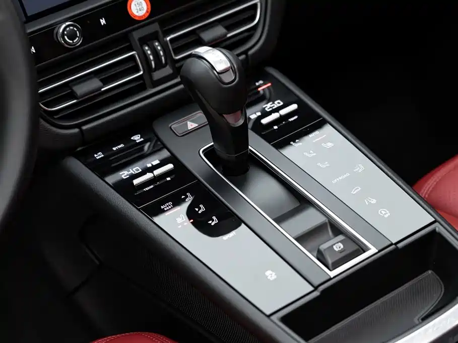 Porsche Macan 2022 — фото 14