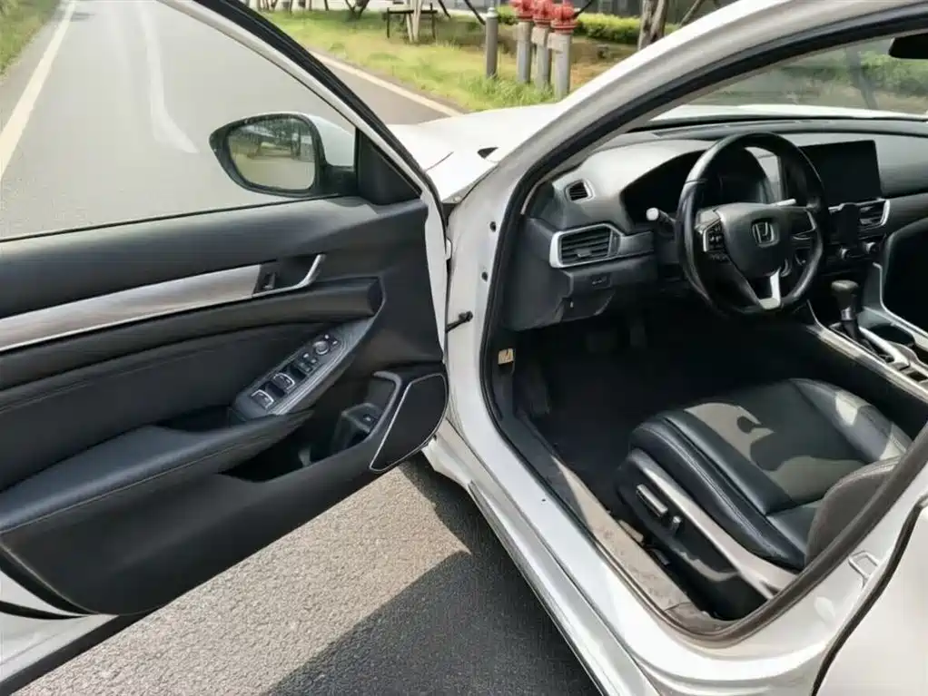 Honda Accord 2022 — фото 16