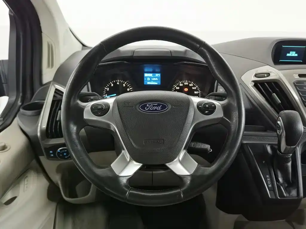 Ford Tourneo 2017 — фото 11