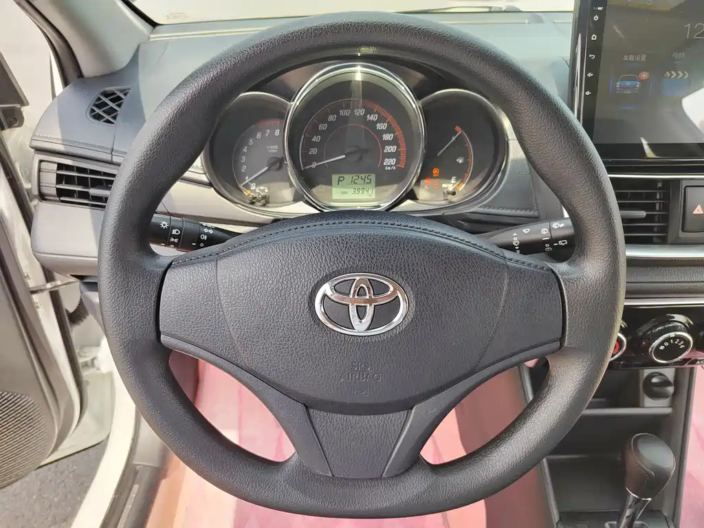 Toyota Yaris L 2021 — фото 14