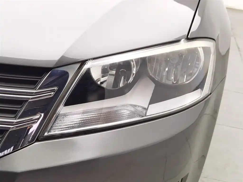 Volkswagen Lavida 2013