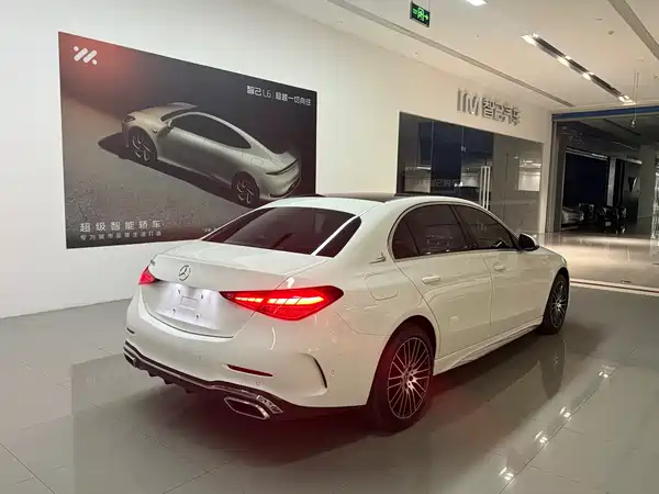 Mercedes-Benz C-Class 2024
