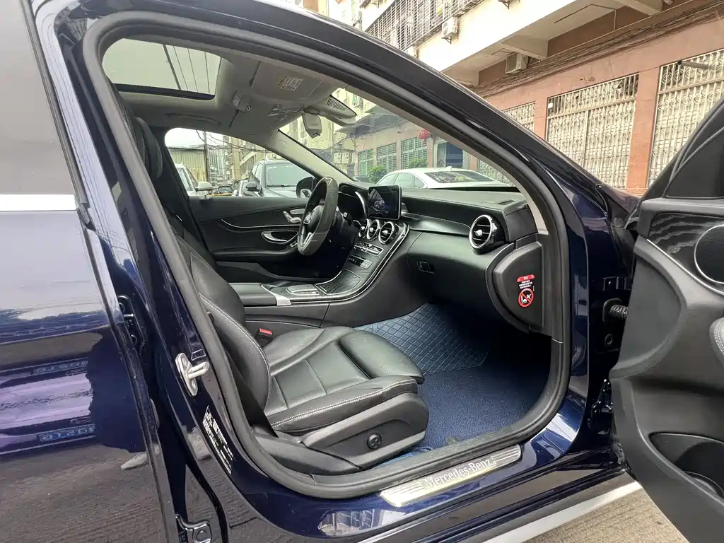 Mercedes-Benz C-Class 2019 — фото 14