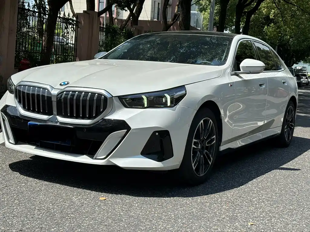 BMW 5 Series 2024