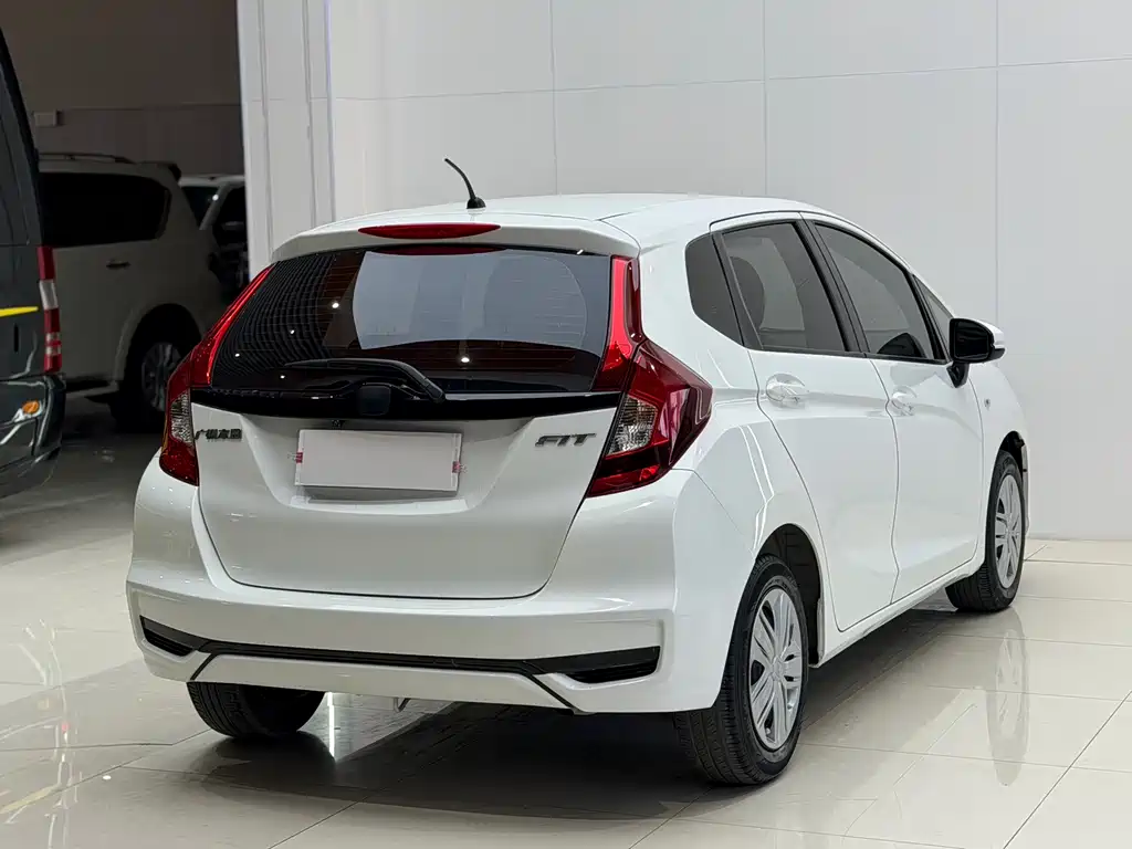 Honda Fit 2018 — фото 11