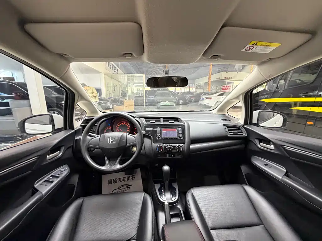 Honda Fit 2018 — фото 8