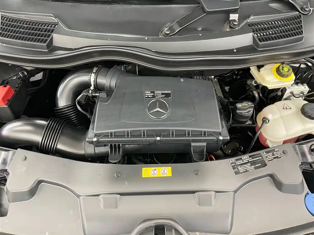 Mercedes-Benz V-Class 2022 — фото 29