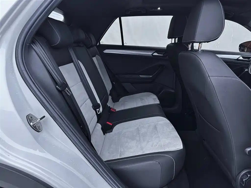 Volkswagen T-Roc 2021 — фото 15