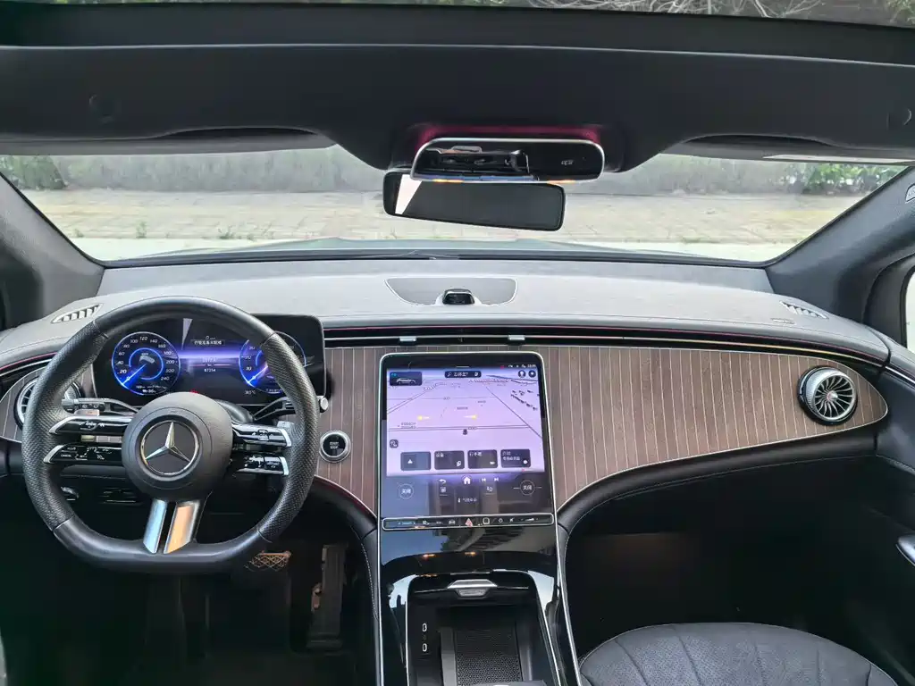 Mercedes-Benz EQE SUV 2023