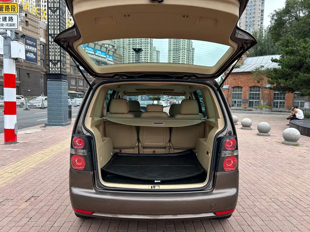 Volkswagen Touran 2012